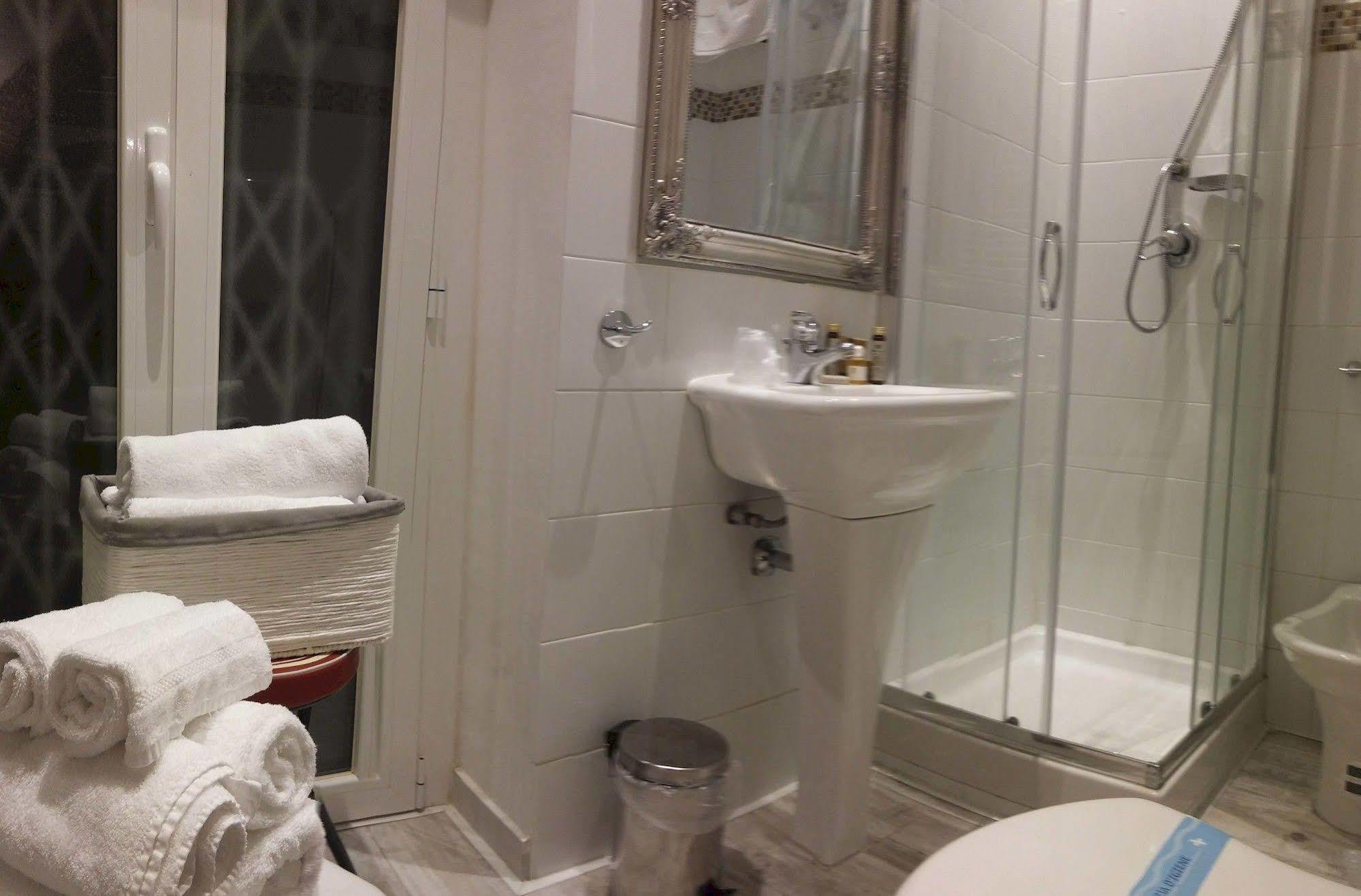 Le 5 Terre Guest house 2*